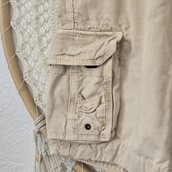 Ruehl No. 925 Cargo Shorts Distressed Size 28 - Picture 3 of 8